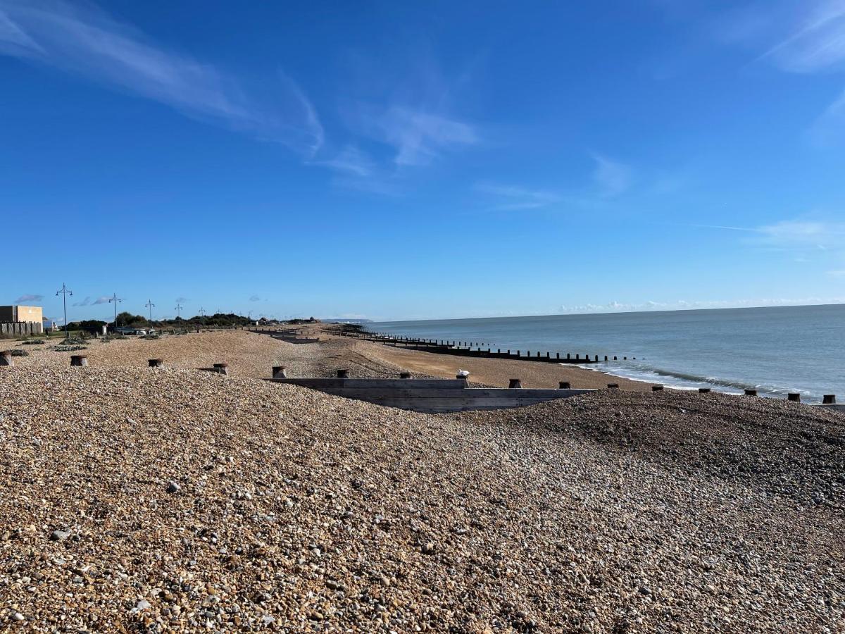 Impeccable 2-Bed Apartment In Eastbourne Exteriör bild