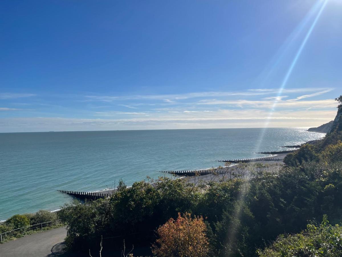 Impeccable 2-Bed Apartment In Eastbourne Exteriör bild