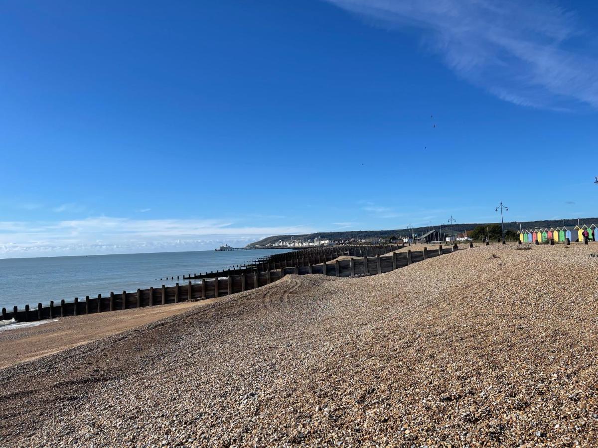 Impeccable 2-Bed Apartment In Eastbourne Exteriör bild