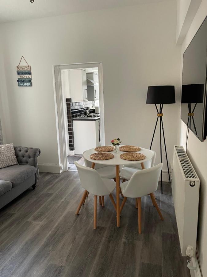 Impeccable 2-Bed Apartment In Eastbourne Exteriör bild